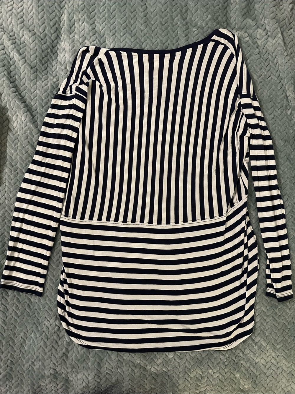 Madewell Navy and White Striped V-Neck Long Sleeve Top - Picture 2 of 3
